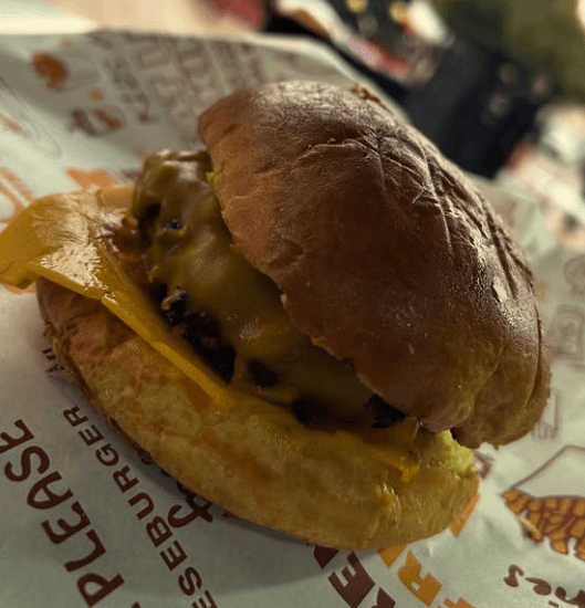 Cheeseburger con mucho queso Le Plan B